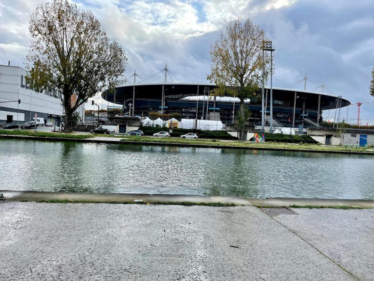 Wifi- Stade De France- Basilique Cathedrale Monsejourasaintdenis Buitenkant foto